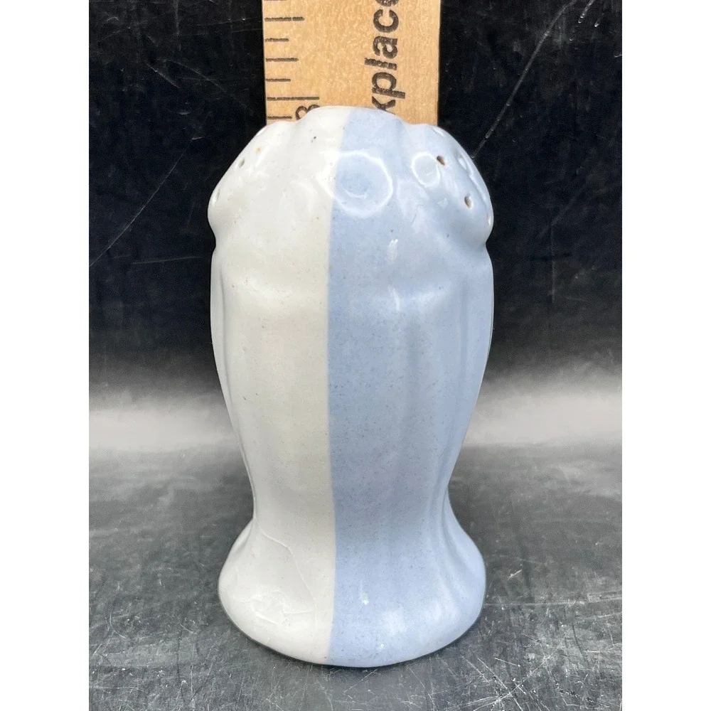 Vtg Art Deco One Piece Usona Chester WV Artware Salt & Pepper Shaker Blue‎ White